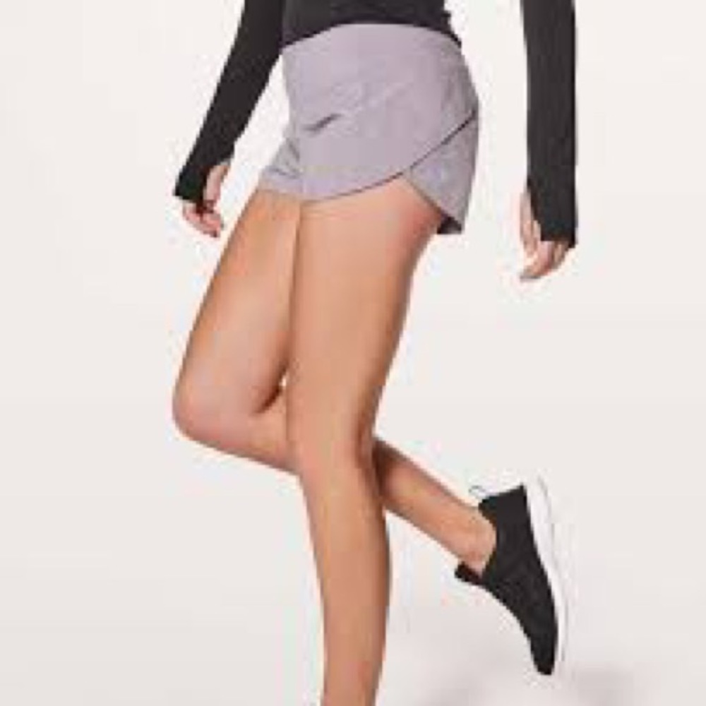 Lululemon like new gray mauve  speed up 2.5 inch mid Rise.